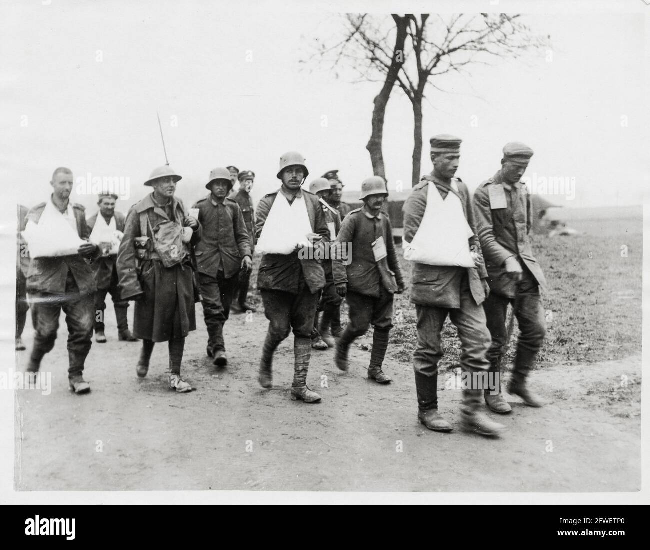 World War One, WWI, Western Front - Newly capured wounded German soldiers being brought in, France Stock Photo