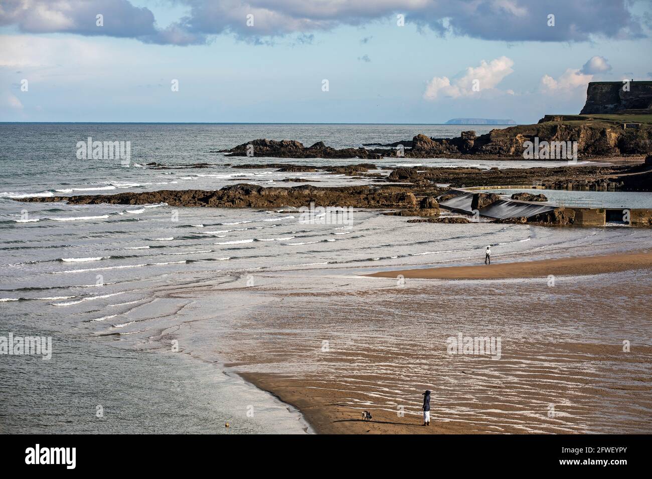 Outgoing tide at Bude, Cornwall Stock Photo - Alamy