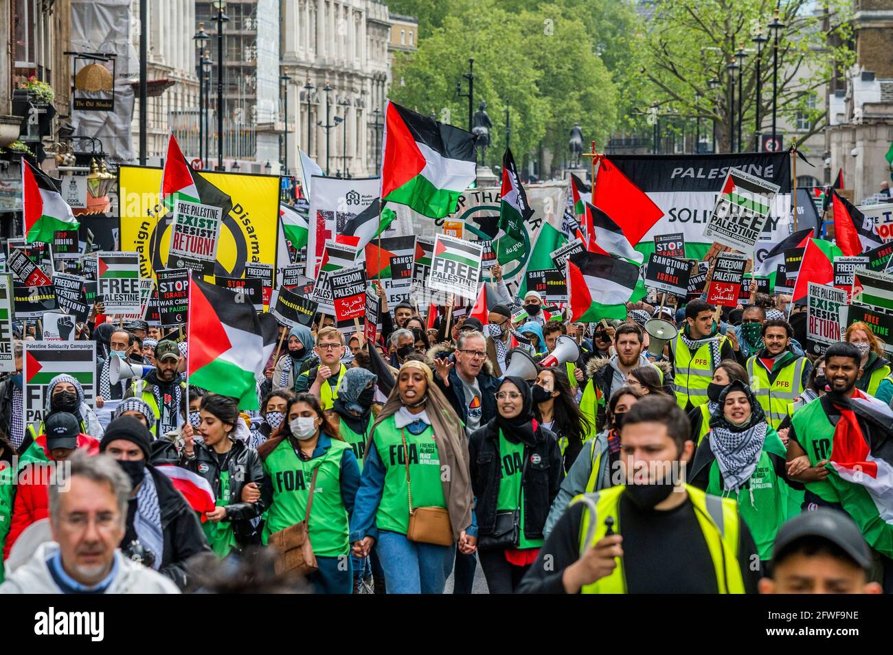 London, UK. 22nd May, 2021. A pro Palestine demonstration started on the Embankment and headed to the Israeli Embassy in Knightsbridge. The people oppose Israel's latest plans to move Palestinian residents of Jerusalem and the resulting conflict that has arisen in the region. The protest was organised by the Palestine Solidarity Campaign UK, CND, Stop the War and Friends of Al Aqsa. Credit: Guy Bell/Alamy Live News Stock Photo