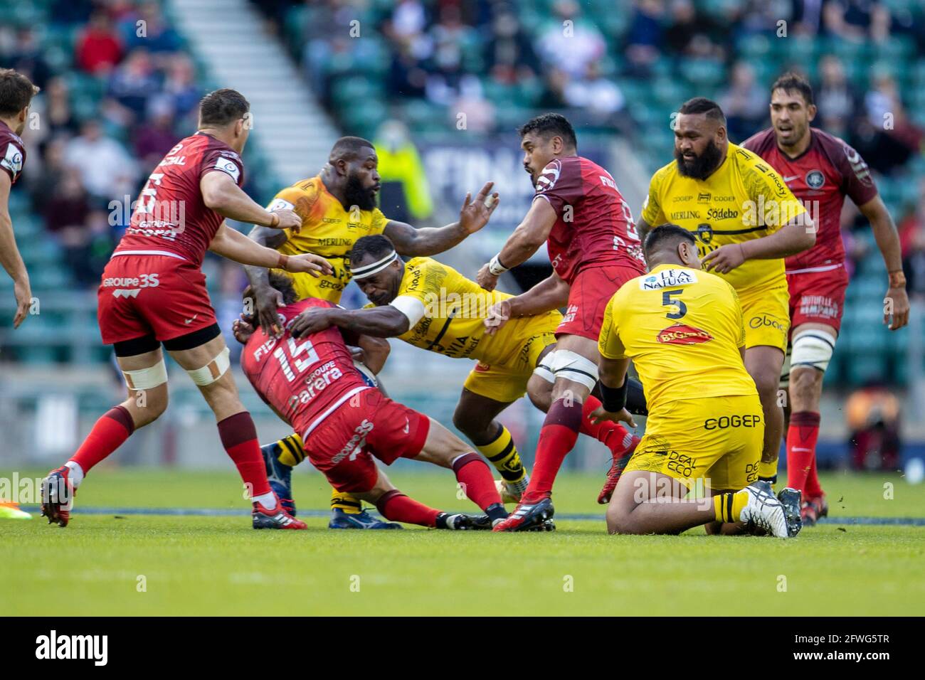 Twickenham London Uk 22nd May 21 European Rugby Champions Cup Final La Rochelle Versus Toulouse Ihaia West Of La Rochelle Receives A Red Card For This Tackle On Maxime Medard Of Toulouse
