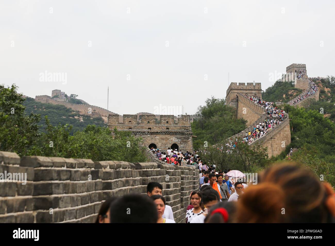 Thousands Tourists Visit Daily Chinese Wall Stock Photo 138458411