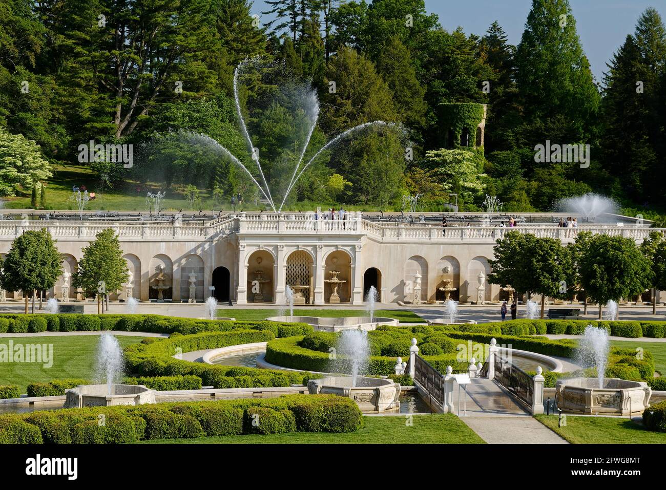 Main Fountain Garden, water spouts dancing, overview, artistic, people