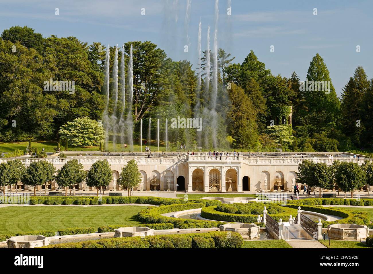 Main Fountain Garden, water spouts dancing, overview, Chimes Tower
