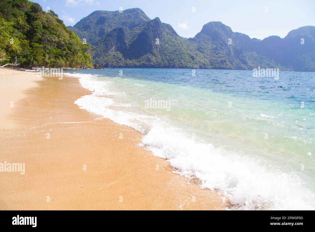 Playa el nido hi-res stock photography and images - Alamy