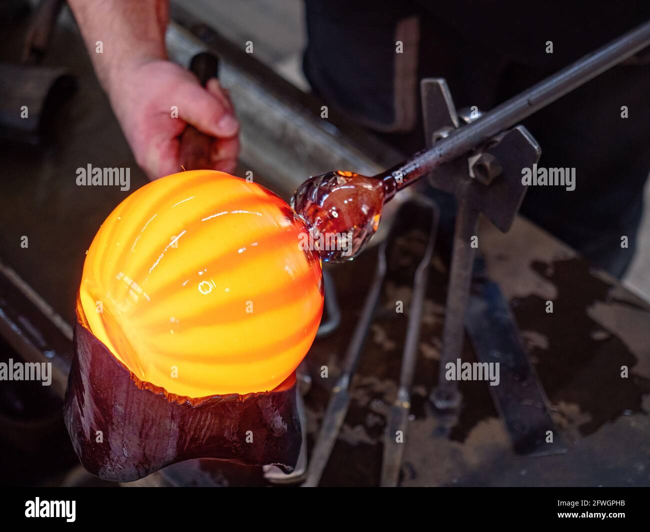 Glassblowing High Resolution Stock Photography and Images Alamy