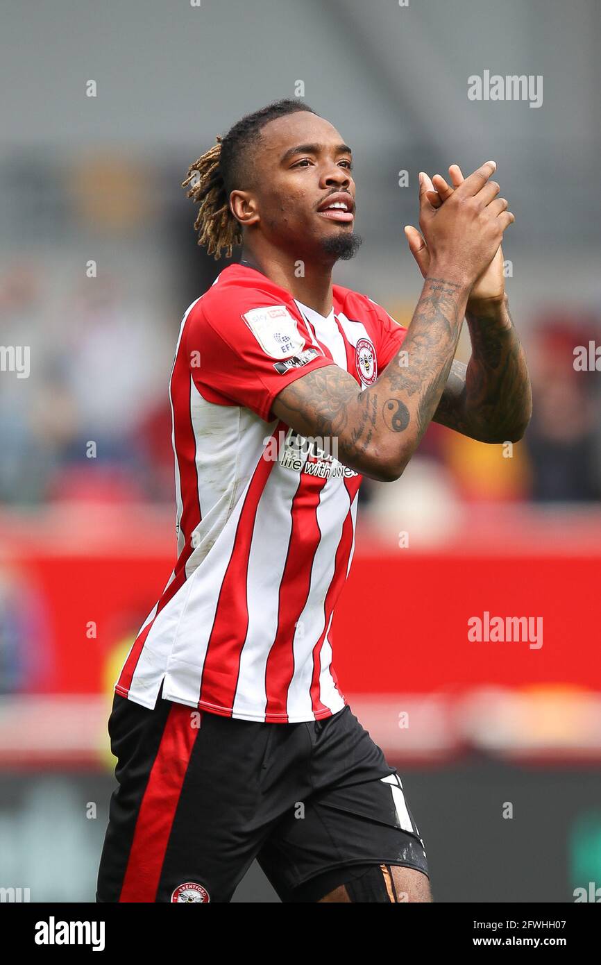 London, UK. 22nd May, 2021. Ivan Toney of Brentford salutes the supporters on what could be his last home game for Brentford during the EFL Sky Bet Championship Play Off Semi Final 2nd Leg match between Brentford and Bournemouth at Brentford Community Stadium, London, England on 22 May 2021. Photo by Ken Sparks. Editorial use only, license required for commercial use. No use in betting, games or a single club/league/player publications. Credit: UK Sports Pics Ltd/Alamy Live News Stock Photo