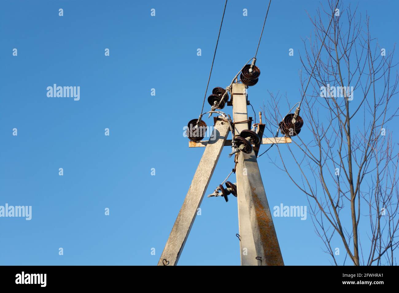 Utility power pole supporting hi-res stock photography and images - Alamy
