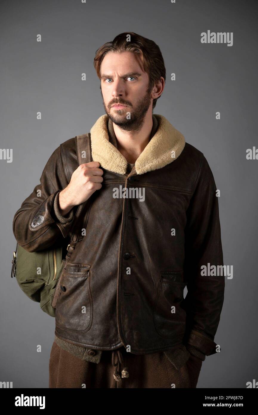 Dan Stevens In Solos 2021 Directed By Zach Braff And Sam Taylor Johnson Credit Amazon Studios Album Stock Photo Alamy