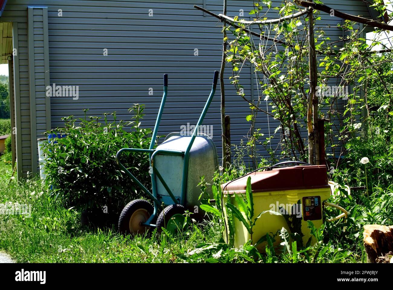 Leaf trolley hi-res stock photography and images - Alamy