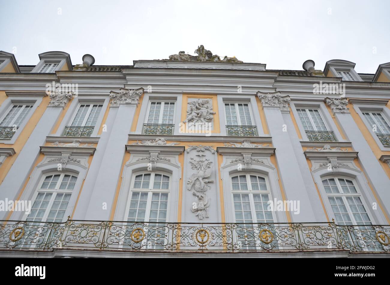 Charlemagne gebaude hi-res stock photography and images - Alamy