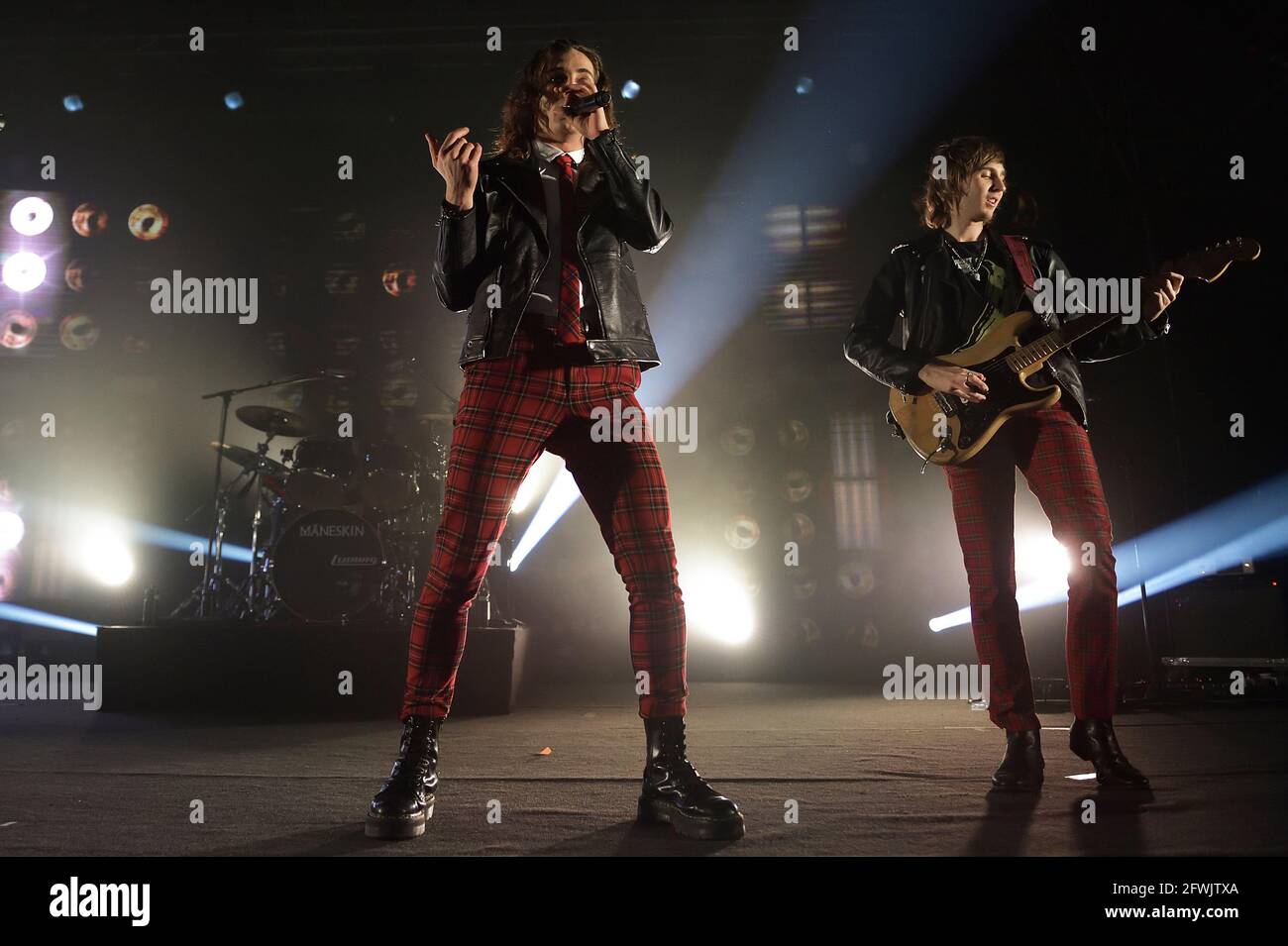 Rome Italien 23rd May 21 I Maneskin Trionfano A Eurovision 21 The Group Maneskin Victoria De Angelis Ethan Torchio Damiano David And Thomas Raggi Of The Group Maneskin 23 Maggio 21 In The