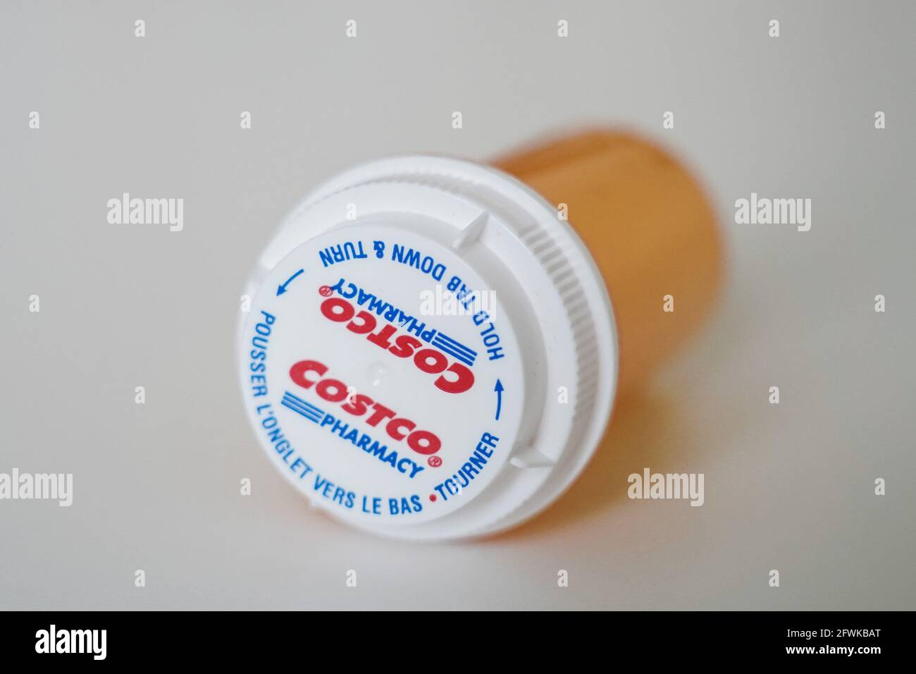 Costco pill bottle hires stock photography and images Alamy