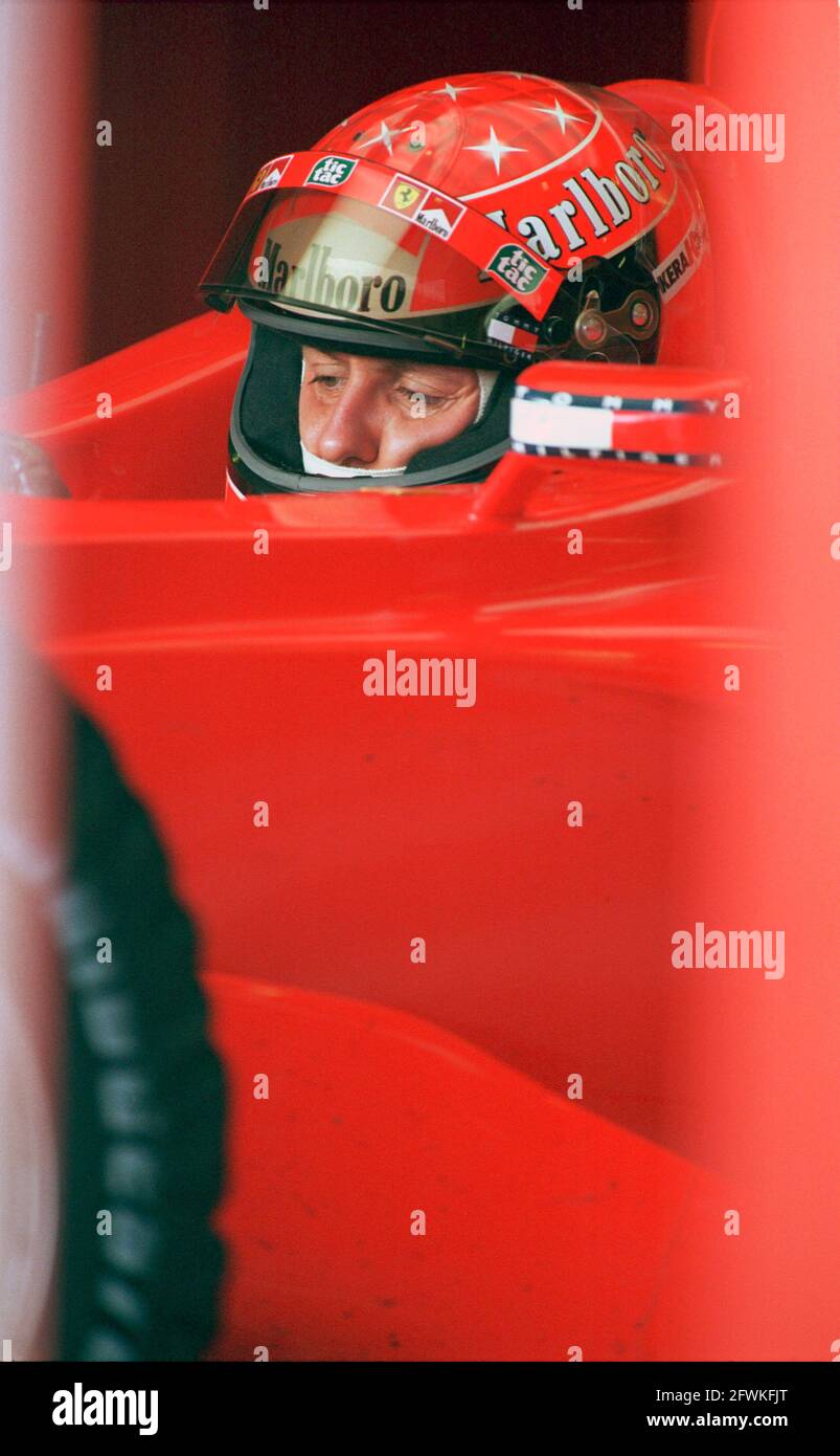 Michael schumacher in ferrari 2001 hi-res stock photography and images