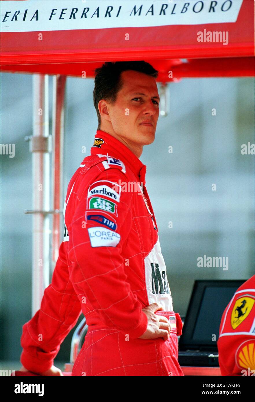 Michael schumacher in ferrari 2001 hi-res stock photography and images