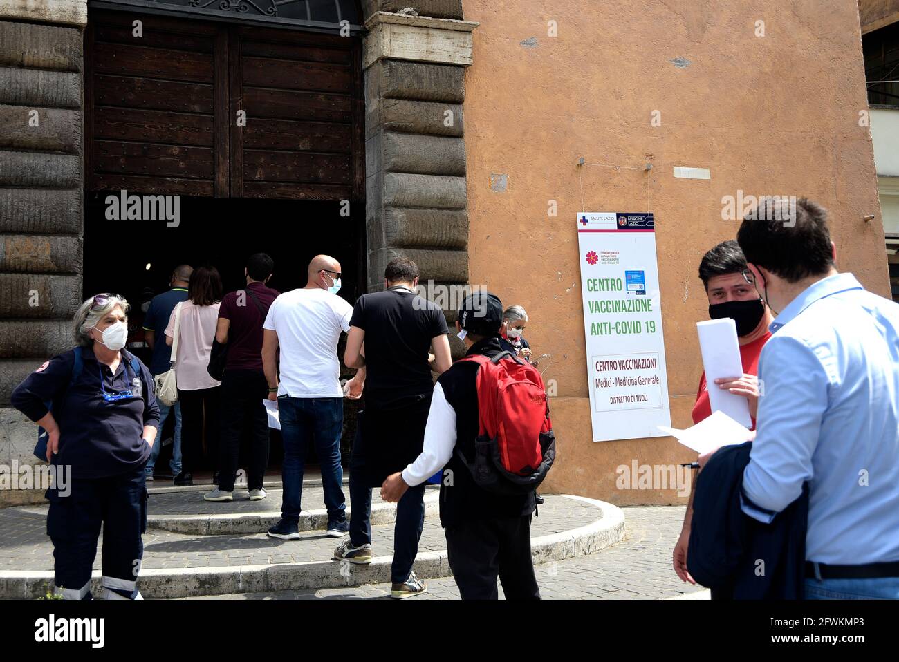 People waiting outside the Coronavirus COVID 19 vaccination center in Tivoli, inside the Scuderie Estensi cultural center.On 22 and 23 May 2021, in the Lazio Region, the 'Open Days' were held for the over 30s, who were given the AstraZeneca vaccine. (Photo by Vincenzo Nuzzolese / SOPA Images/Sipa USA) Stock Photo