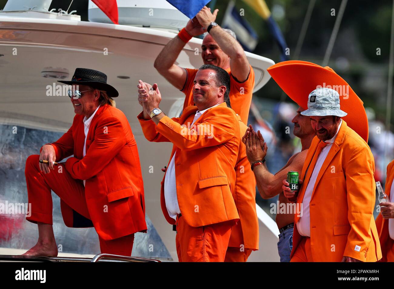 Circuit atmosphere happy Max Verstappen (NLD) Red Bull Racing fans