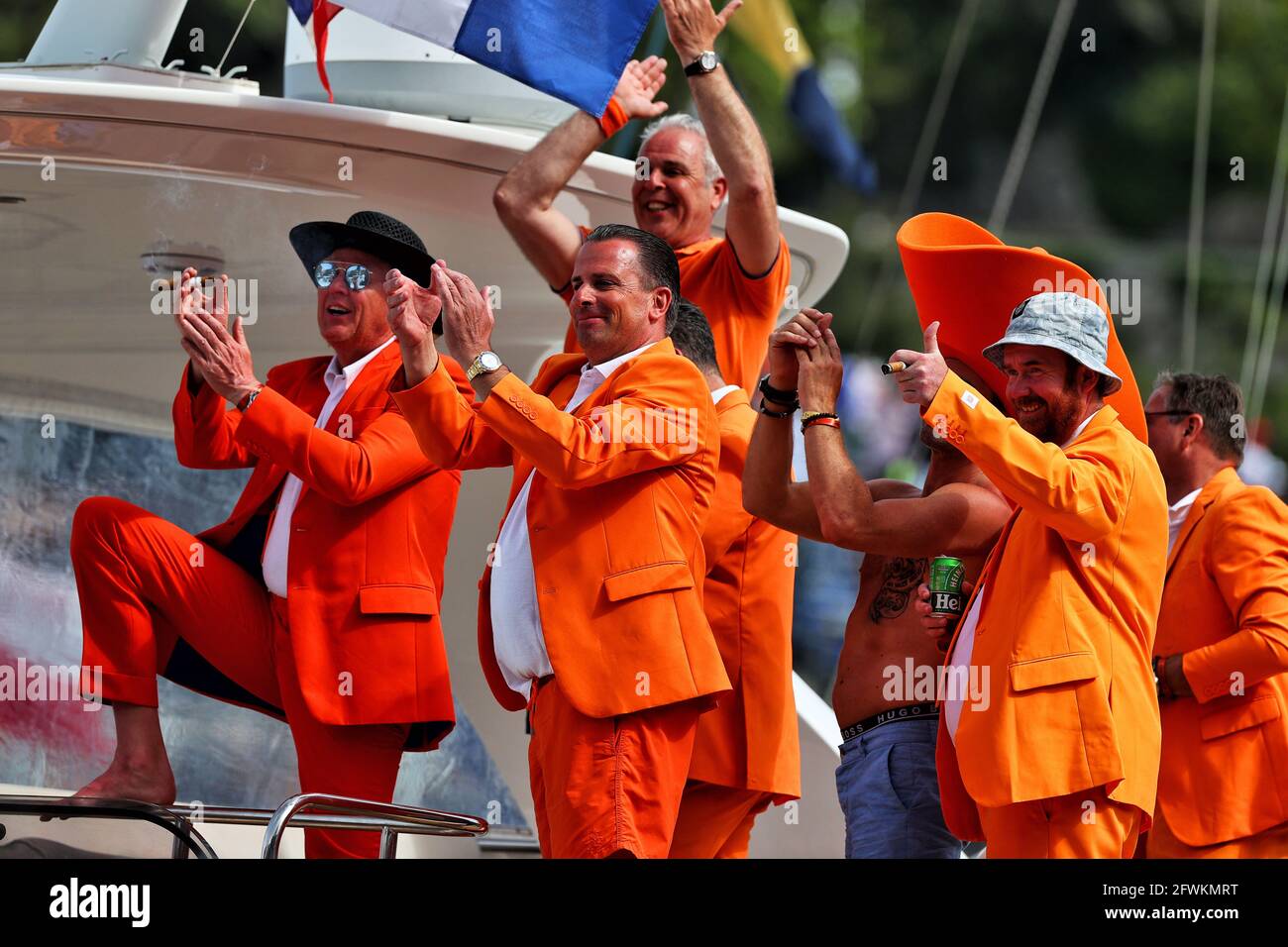 Circuit atmosphere happy Max Verstappen (NLD) Red Bull Racing fans