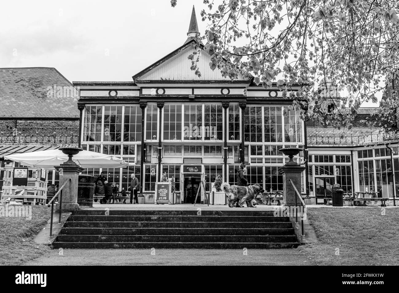 Buxton Pavilion and Pavilion Gardens in Derbyshire Stock Photo