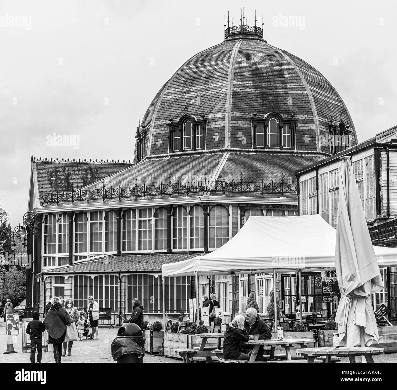 Buxton Pavilion and Pavilion Gardens in Derbyshire Stock Photo