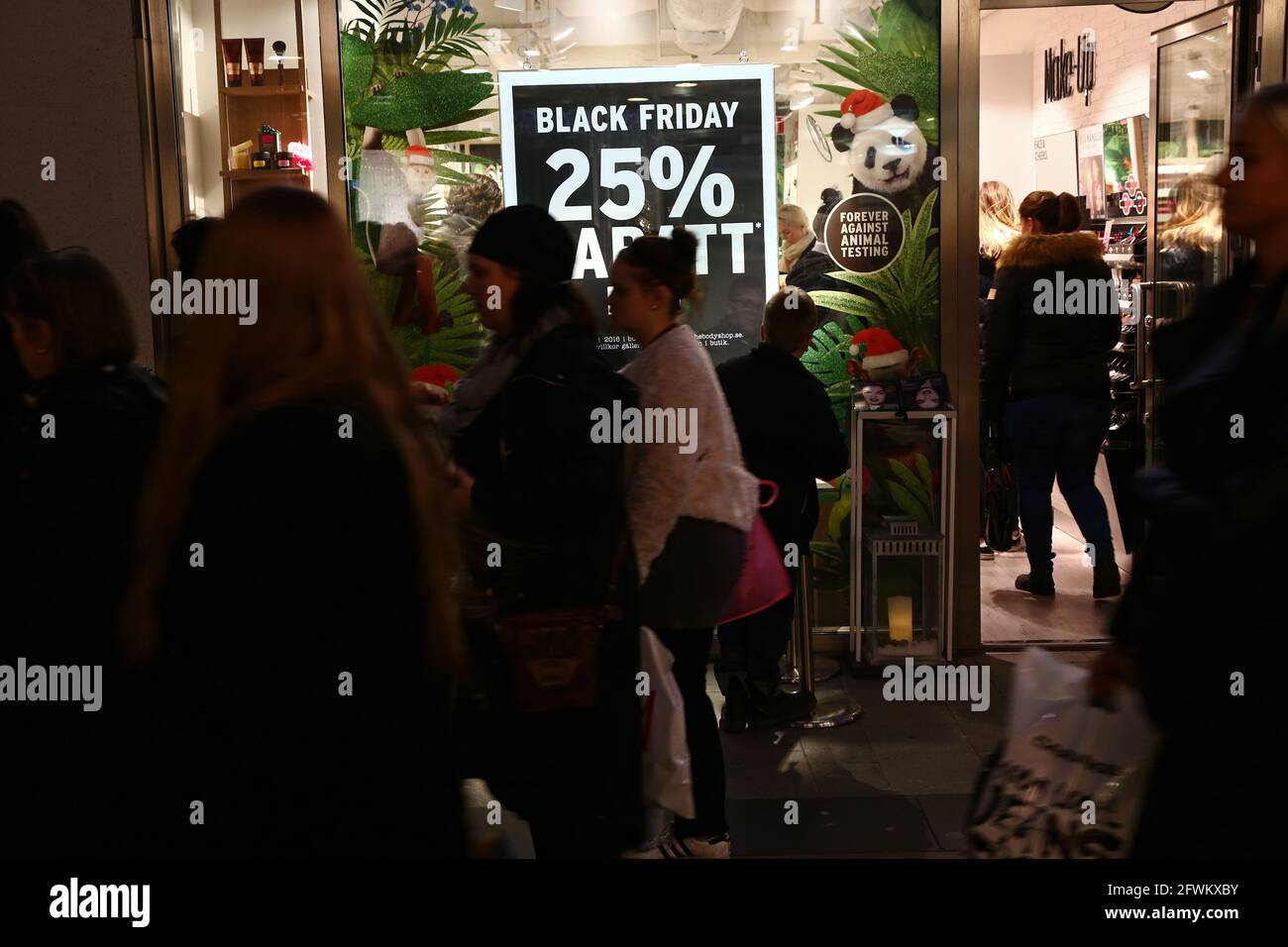 Black friday signs hi-res stock photography and images - Alamy