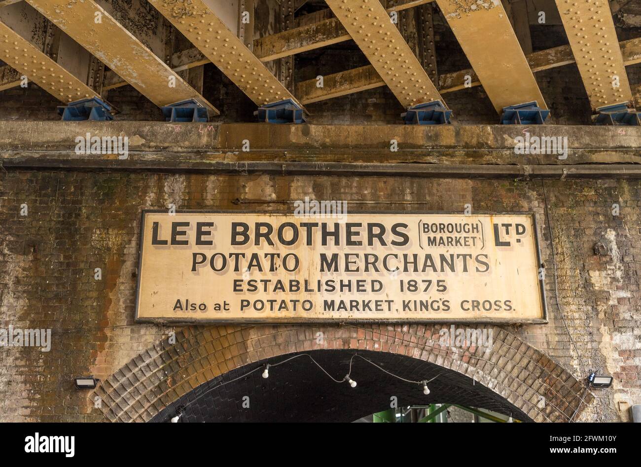 Merchant Merchants Market Marketplace Hi res Stock Photography And merchant-merchants-market-marketplace-hi-res-stock-photography-and