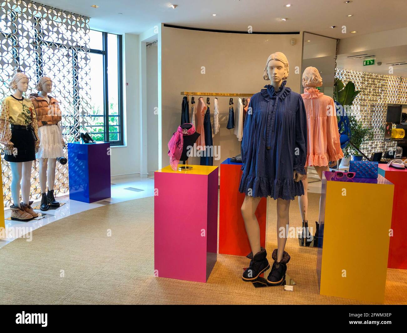 Paris, France, inside LVMH, Louis Vuitton Luxury clothing store at Paris,  Ave.. Champs-Elysees, fashion mannequins on display in boutique, finished  products Stock Photo - Alamy
