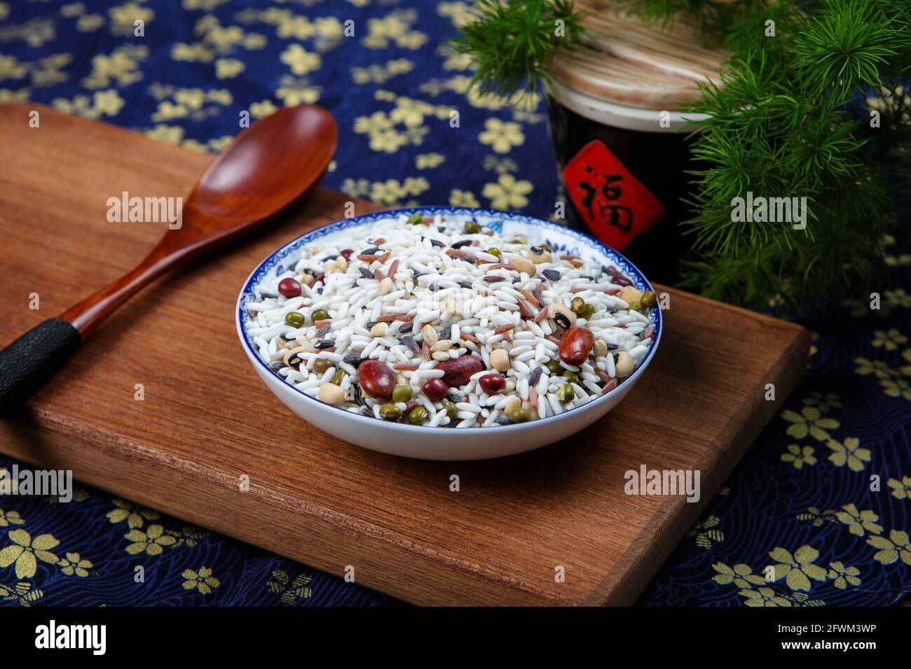 Eight objects eating hi-res stock photography and images - Alamy
