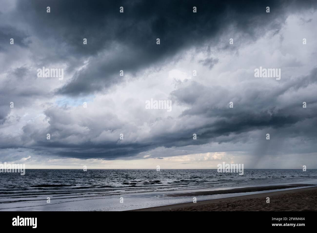 Stormy sky over sea hi-res stock photography and images - Alamy