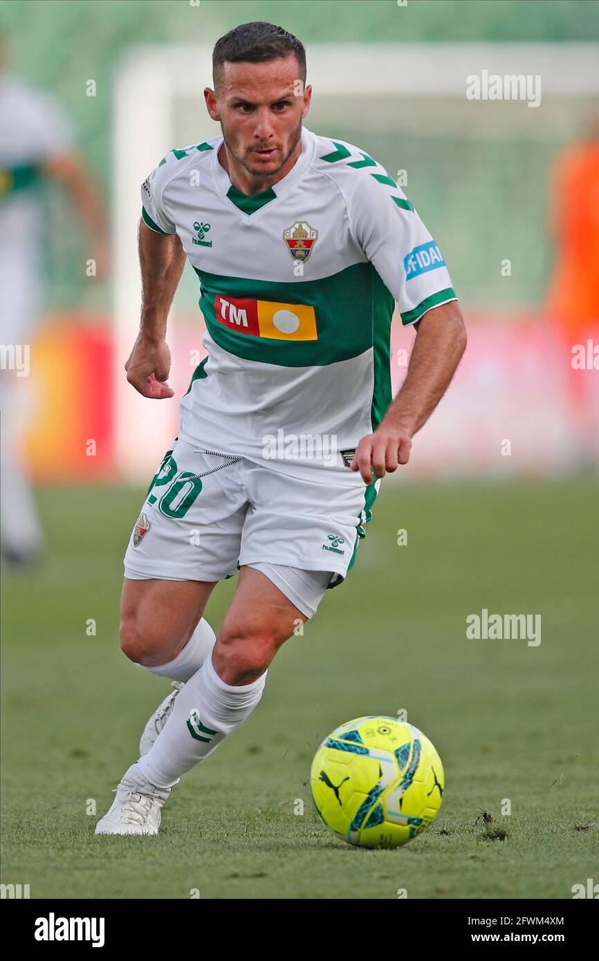 Pablo Piatti of Elche CF during the La Liga match between SD Huesca and  Valencia CF played at El Alcoraz Stadium on May 22, 2021 in Huesca, Spain.  (Photo by Daniel Marzo /