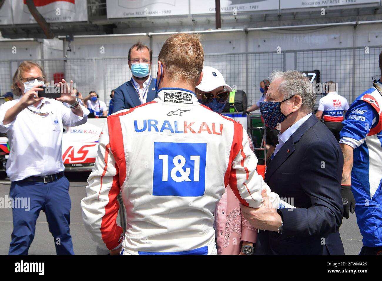 May 23, 2021, Monaco Circuit, Monte Carlo, FORMULA 1 GRAND PRIX DE MONACO  2021, May 20 - 23, 2021, in the picture Mick Schumacher (DEU # 47), Haas F1  Team, greets and