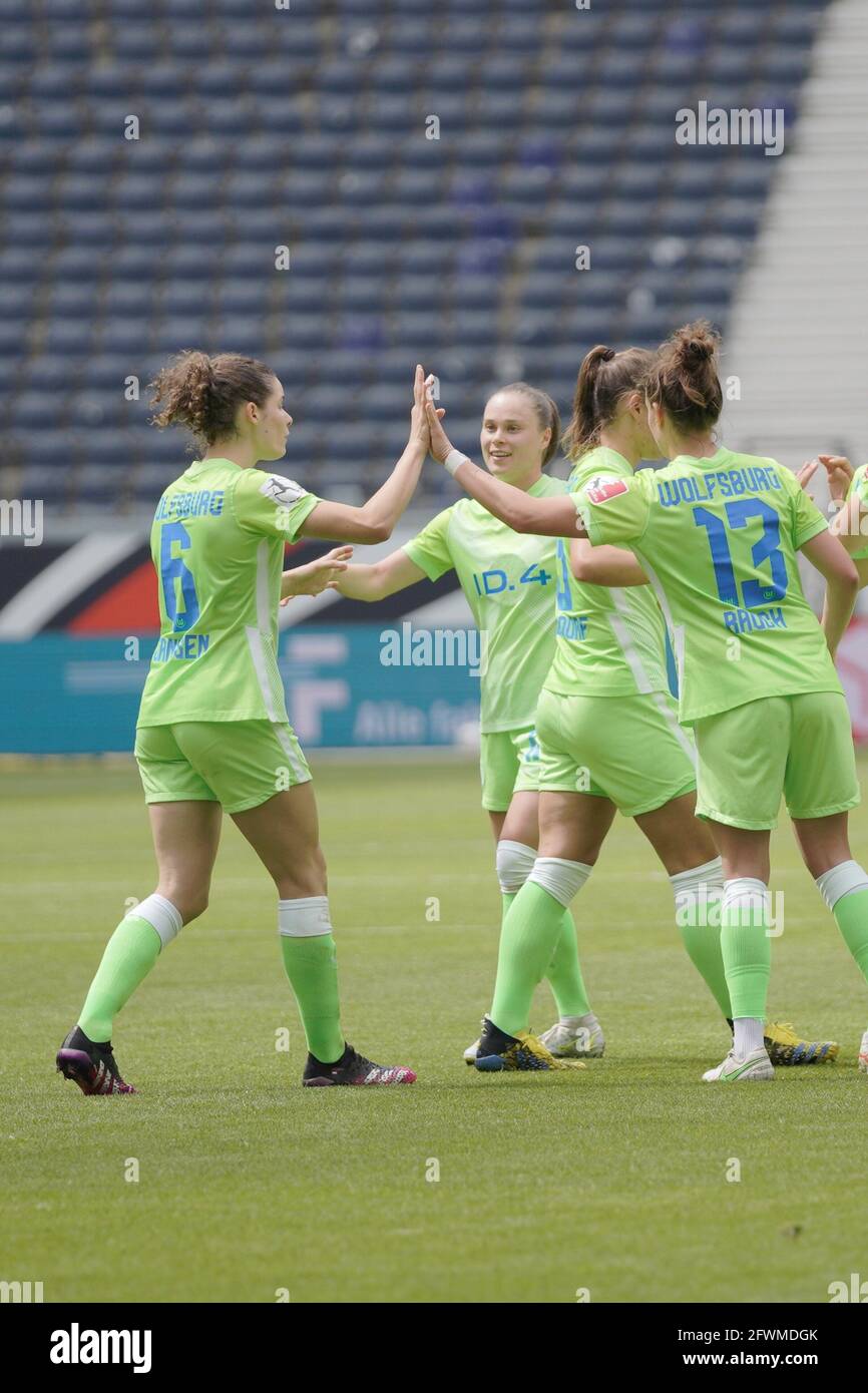 Frankfurt Germany 23rd May 2021 Dominique Janssen 6 Wolfsburg Felicitas Rauch 13 Wolfsburg And Ewa Pajor 17 Wolfsburg During The Flyeralarm Frauen Bundesliga Match Between Eintracht Frankfurt