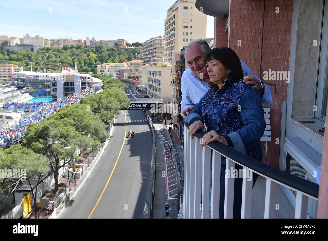 May 23, 2021, Monaco Circuit, Monte Carlo, FORMULA 1 GRAND PRIX DE MONACO  2021, May 20 - 23, 2021, in the picture Grid Girls unveil the trophy Stock  Photo - Alamy