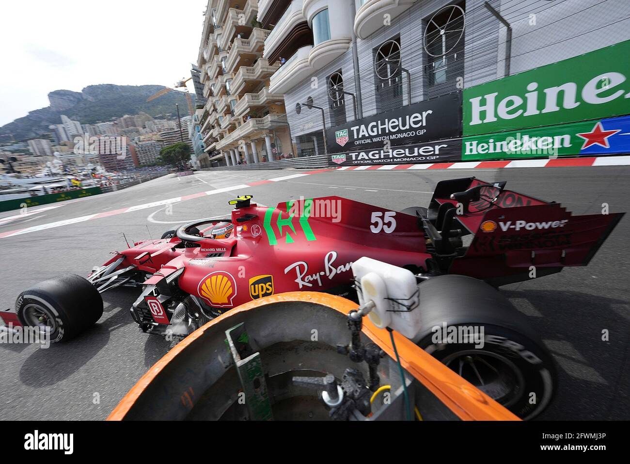 May 23, 2021, Monaco Circuit, Monte Carlo, FORMULA 1 GRAND PRIX DE MONACO  2021, May 20 - 23, 2021, in the picture Grid Girls unveil the trophy Stock  Photo - Alamy