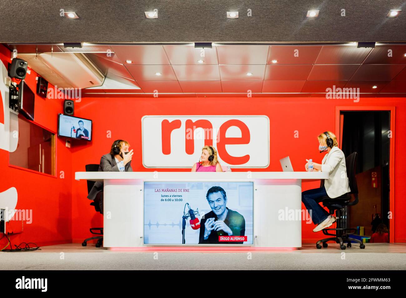 Madrid, Spain - May 20, 2021: Mobile radio set broadcasting a live RNE talk  show Stock Photo - Alamy