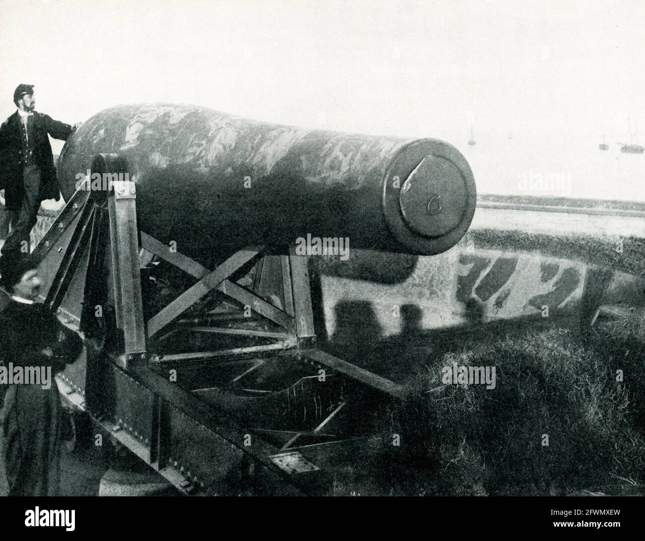 Biggest Gun of All - 20-inch monster for which no target would serve.  A photograph of the only 20-inch gun made during the war. It weighed 117,000 pounds. On March 30, 1861, Columbiad was heralded in Harper’s weekly as the buggest gun in the world, but three years later this was exceeded. Total length was 190 inches. Stock Photo
