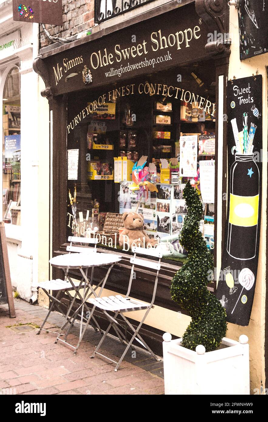 Ye Olde Sweet Shoppe, Wallingford, Oxfordshire Stock Photo Alamy