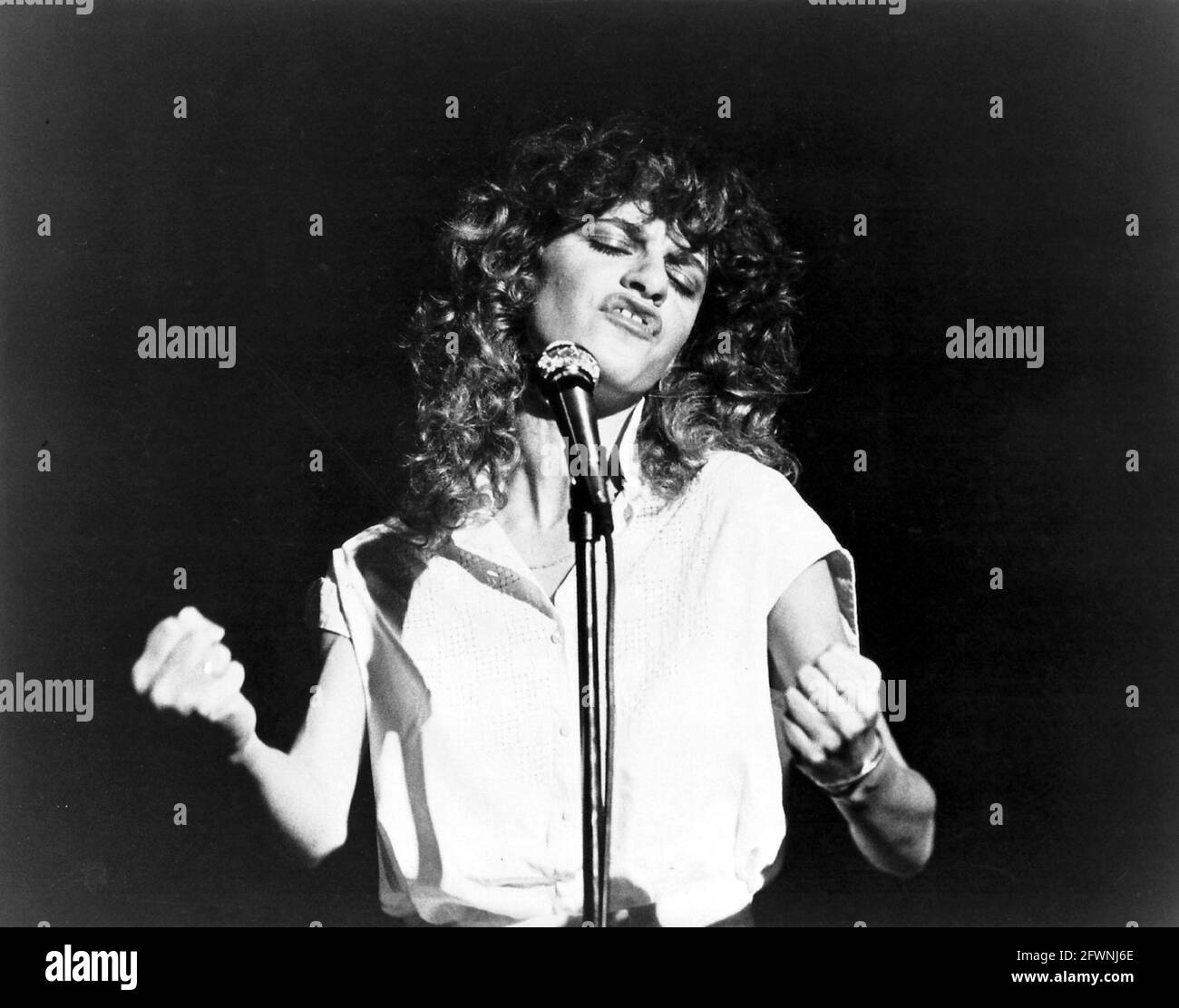 SANDRA BERNHARD in THE COMEDY STORE (2020), directed by MIKE BINDER. Credit Sunlight