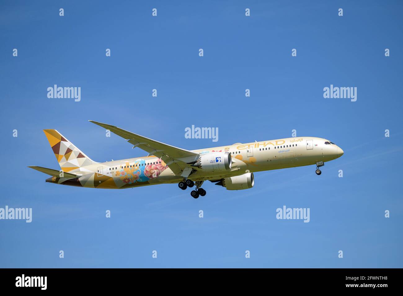 Munich, Germany - 09. May 2021 : Etihad Airways Boeing 787-9 Dreamliner with the aircraft registration A6-BLO in the approach to the northern runway 0 Stock Photo