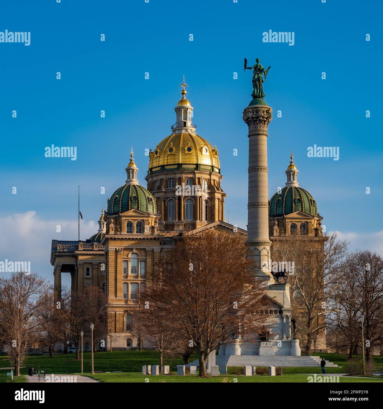 Iowa State Capitol and Soldiers' and Sailors' Monument in Des Moines, Iowa Stock Photo