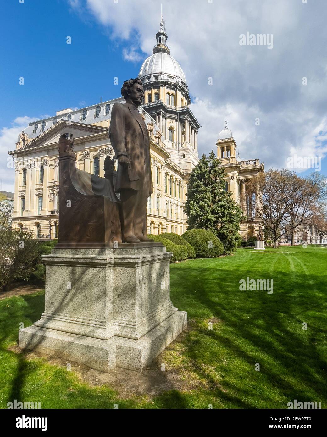 Statue of Governor Richard Yates at the State Capitol of Illinois in