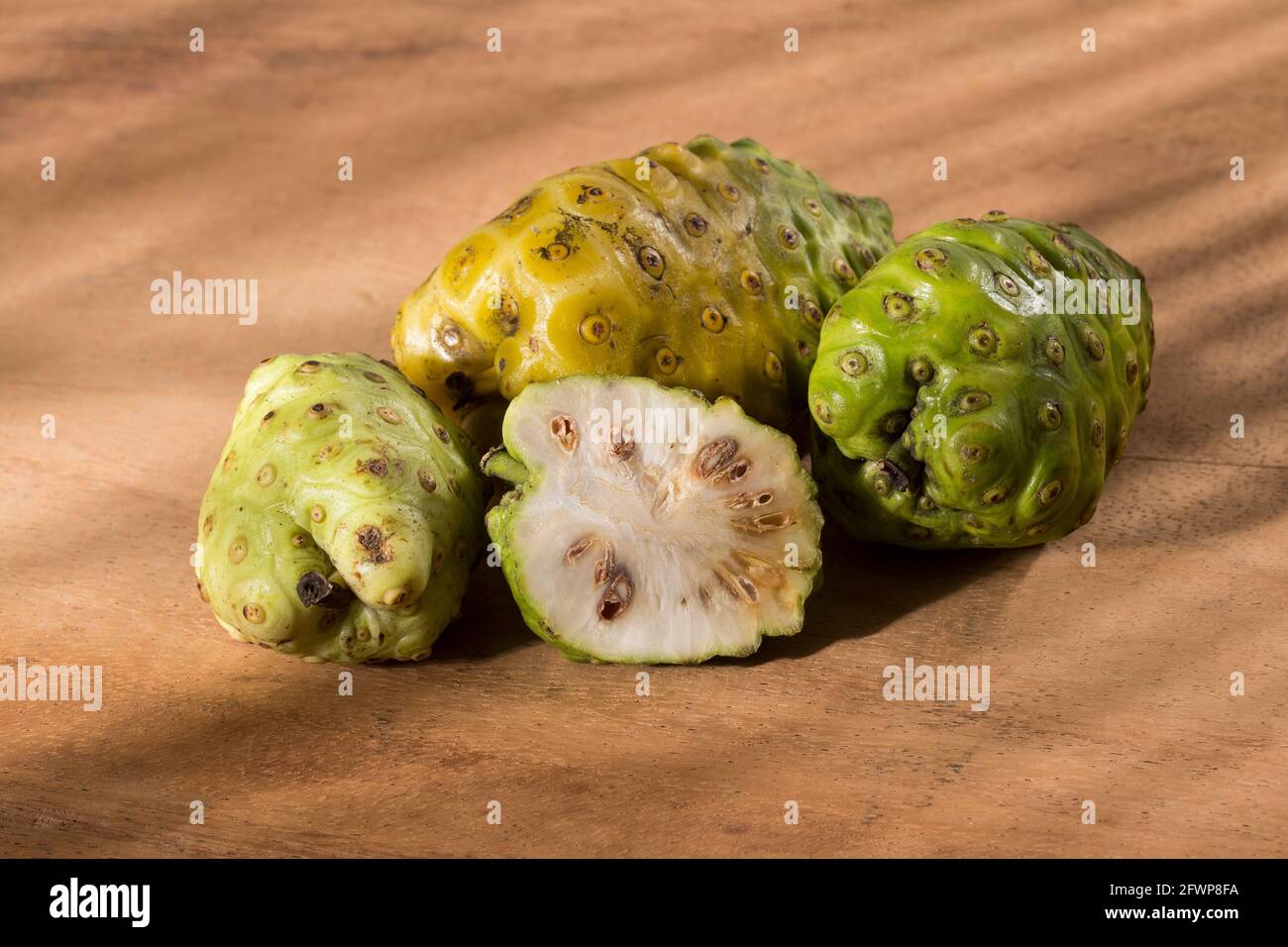 Morinda citrifolia Noni fruit with many medicinal properties Stock Photo Alamy
