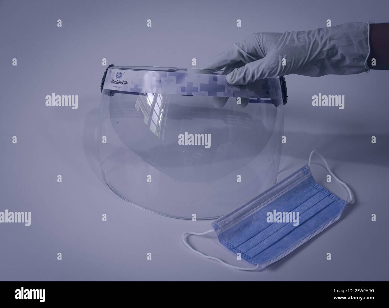 Clear face mask covid hi-res stock photography and images - Alamy