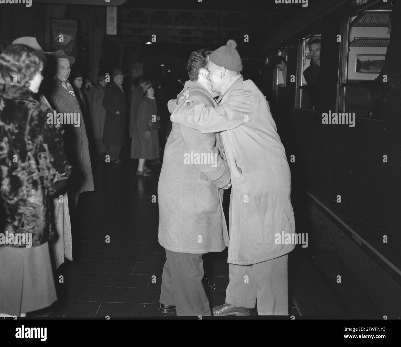 Arrival of third group of Hungarian refugees, November 25, 1956, ARRIVAL, FLIGHTS, The Netherlands, 20th century press agency photo, news to remember, documentary, historic photography 1945-1990, visual stories, human history of the Twentieth Century, capturing moments in time Stock Photo