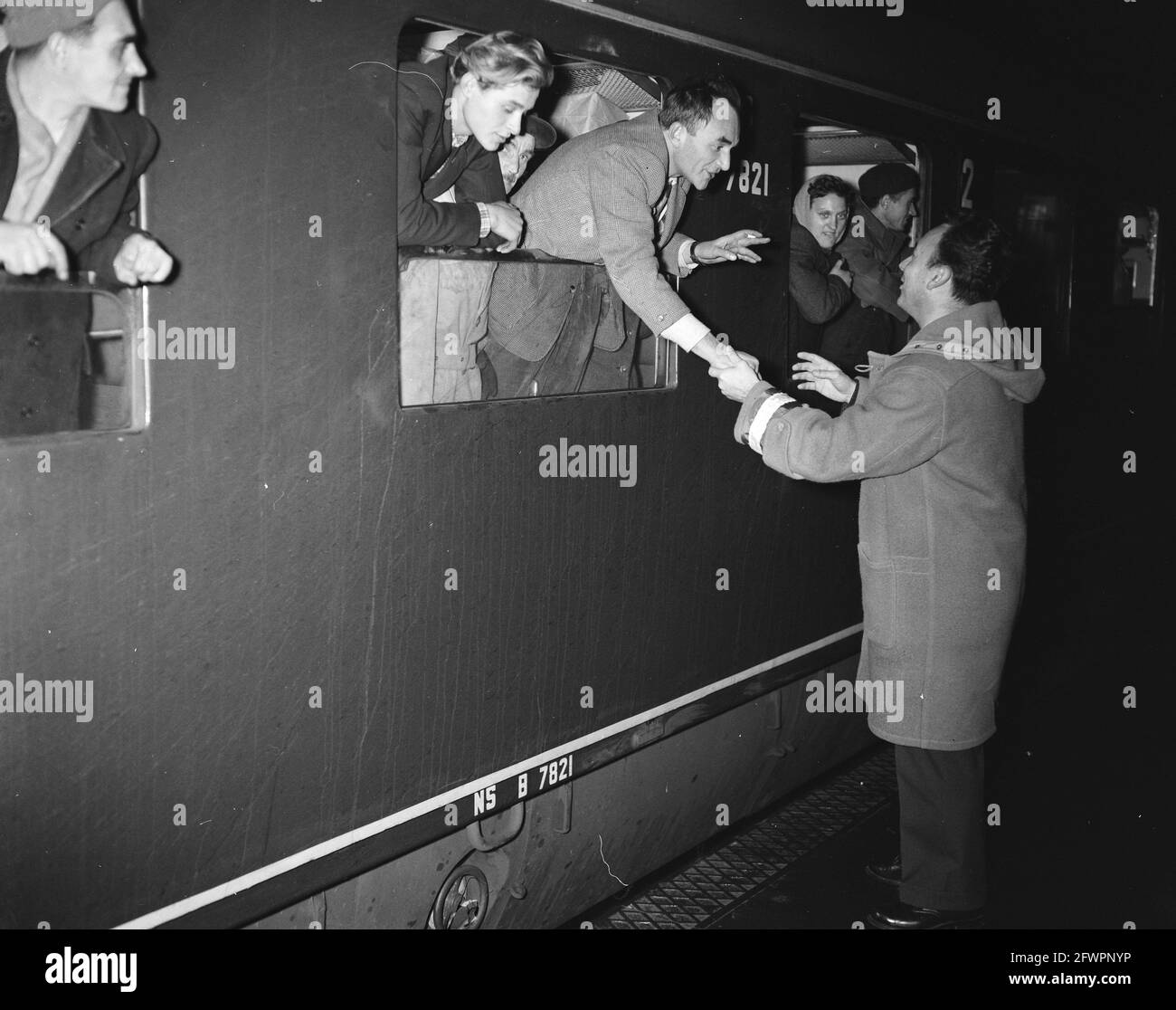Arrival third group of Hungarian refugees, November 25, 1956, ARRIVAL, FLIGHTS, The Netherlands, 20th century press agency photo, news to remember, documentary, historic photography 1945-1990, visual stories, human history of the Twentieth Century, capturing moments in time Stock Photo