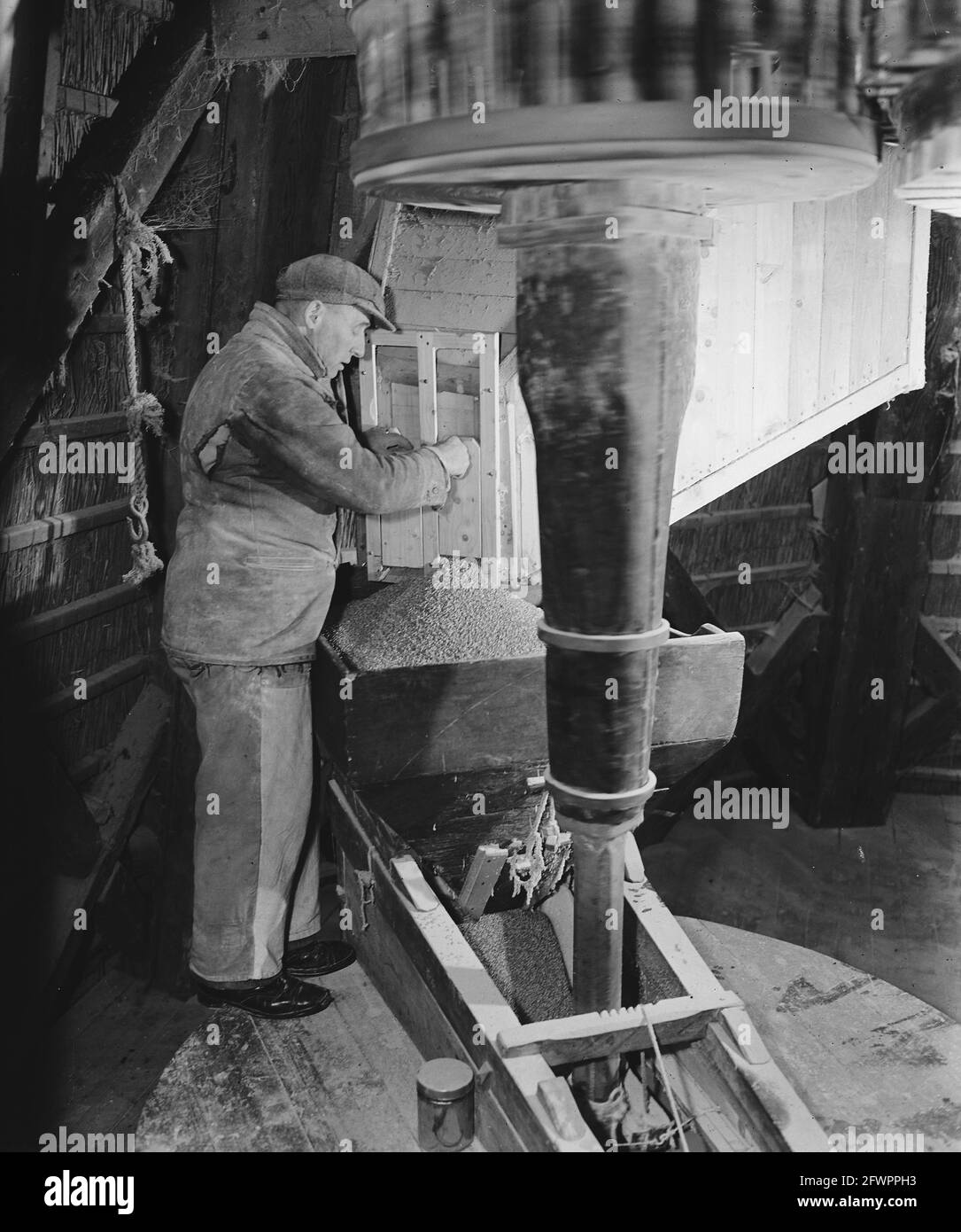 Grain silo Black and White Stock Photos & Images Alamy