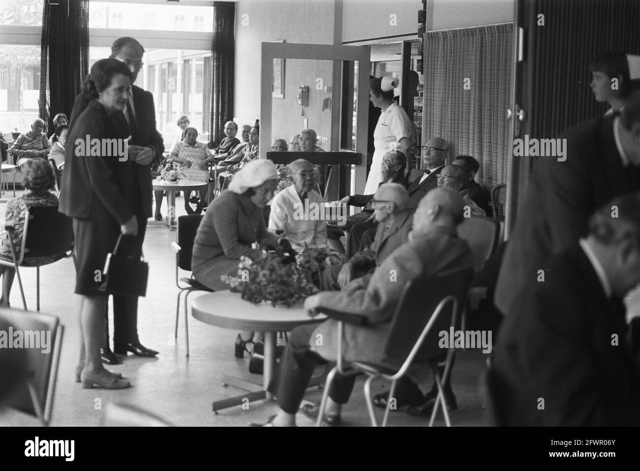 Princess margriet visiting nursing home Black and White Stock Photos