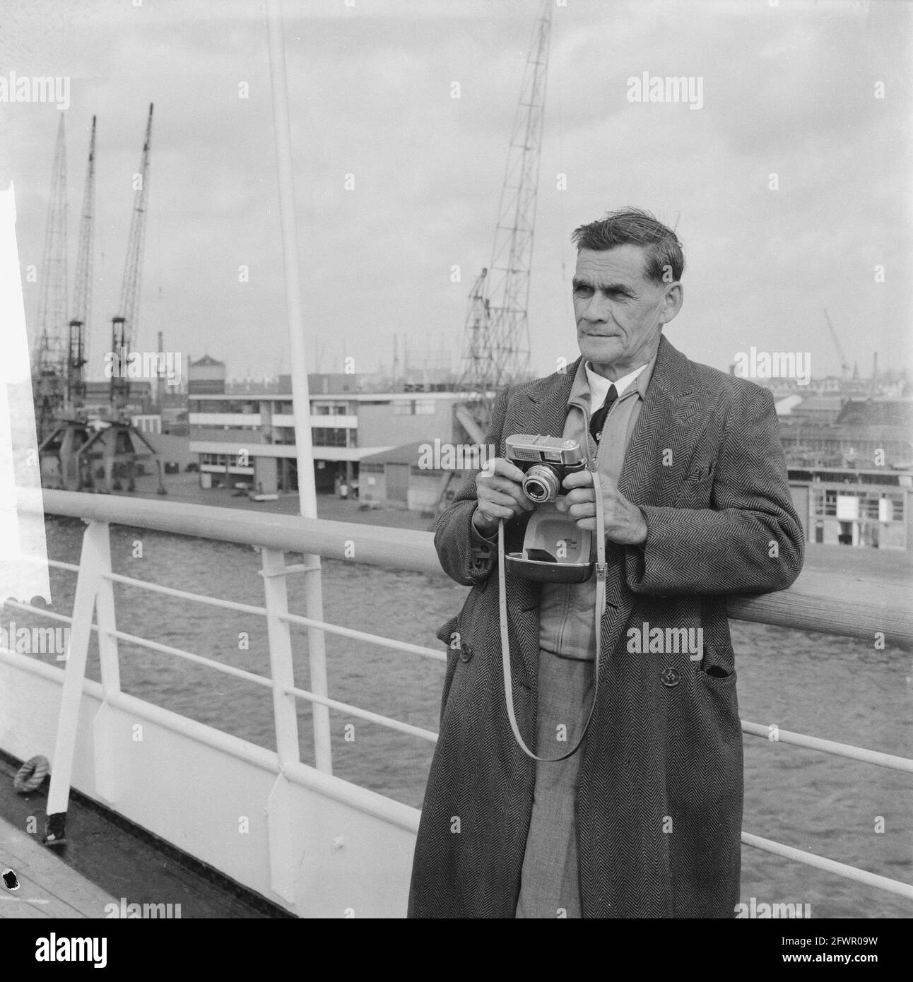 Mutineer in Rotterdam Fletcher Christian, May 19, 1962, The Netherlands, 20th century press agency photo, news to remember, documentary, historic photography 1945-1990, visual stories, human history of the Twentieth Century, capturing moments in time Stock Photo