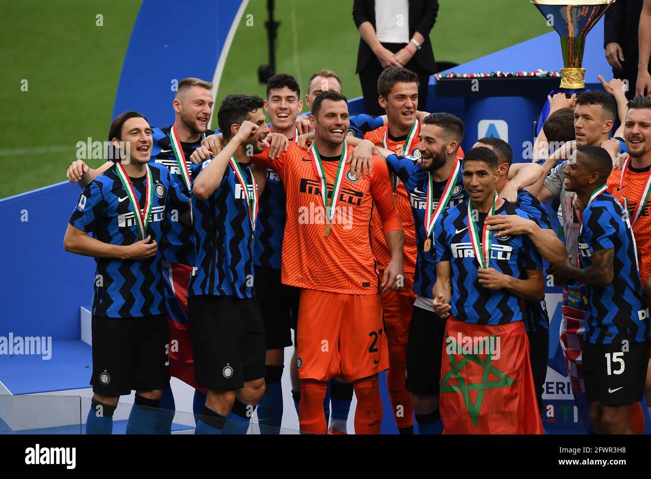 Final joy with cup (Inter) during the Italian "Serie A match between Inter  5-1 Udinese at Giuseppe Meazza Stadium on May 23, 2021 in Milan, Italy.  Credit: Maurizio Borsari/AFLO/Alamy Live News Stock