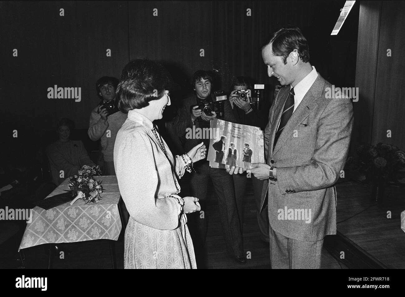 Princess Margriet is handed the gramophone record by Mr. Barents, November 9, 1979, directors, gramophone records, princesses, The Netherlands, 20th century press agency photo, news to remember, documentary, historic photography 1945-1990, visual stories, human history of the Twentieth Century, capturing moments in time Stock Photo