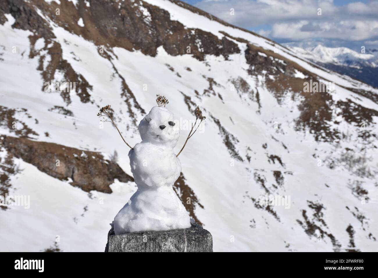 großglockner, großglockner-hochalpenstraße,  straße, Randstein, Granit, Schneemann, Augen, Nase, Arme, Gras,  Aussichtspunkt, großglocknerstraße, hoch Stock Photo